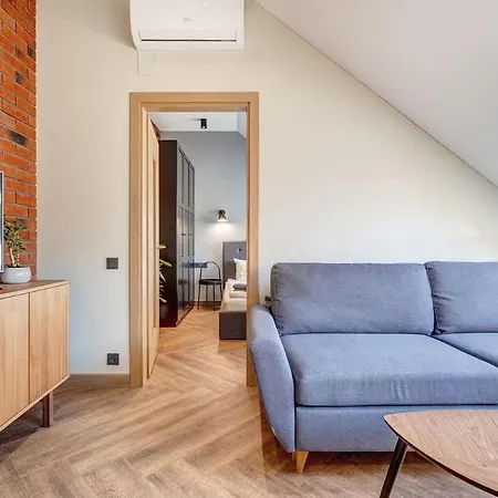 Апартаменты Domillion 1bdr New Old Town U2308 *